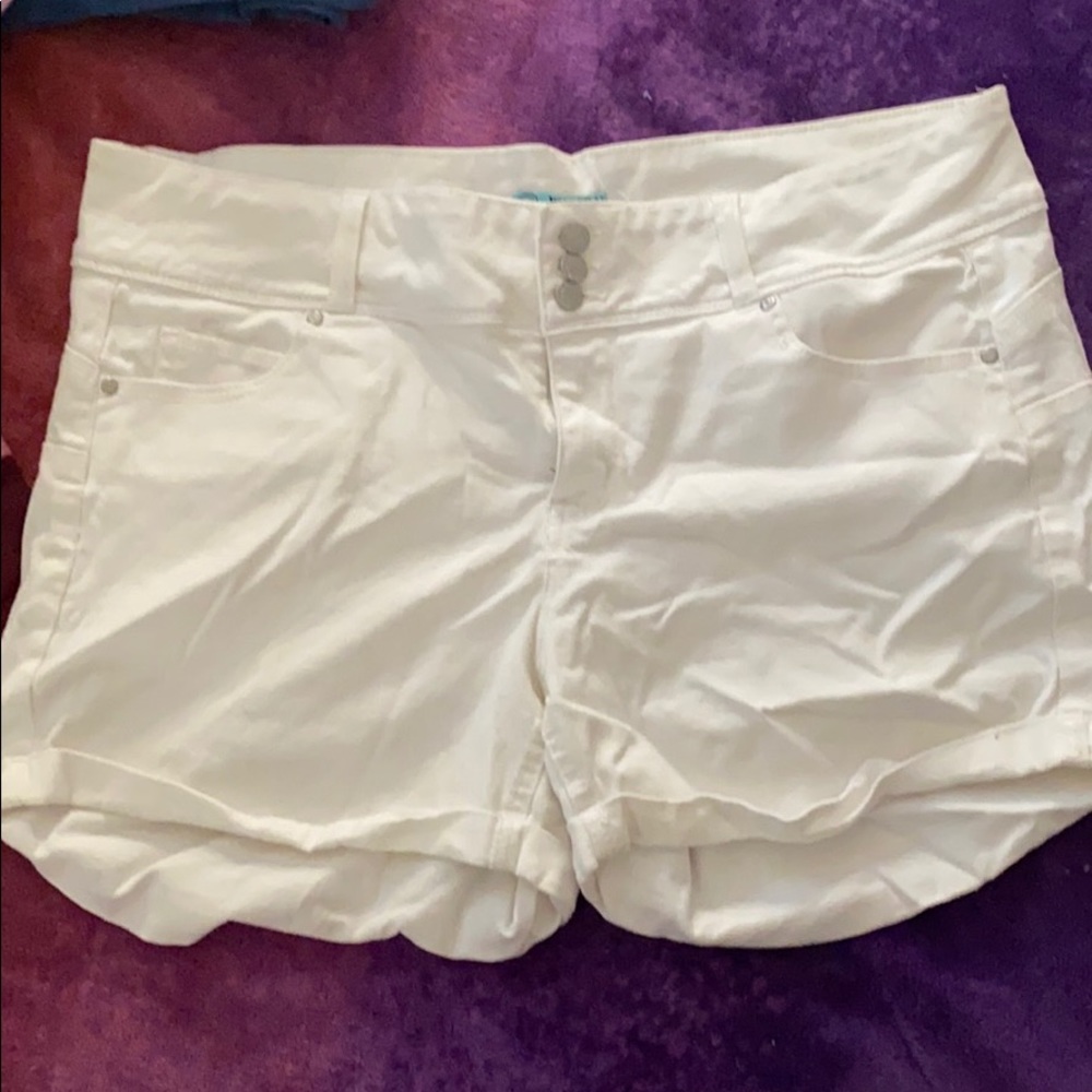 White shorts. Size 2xl